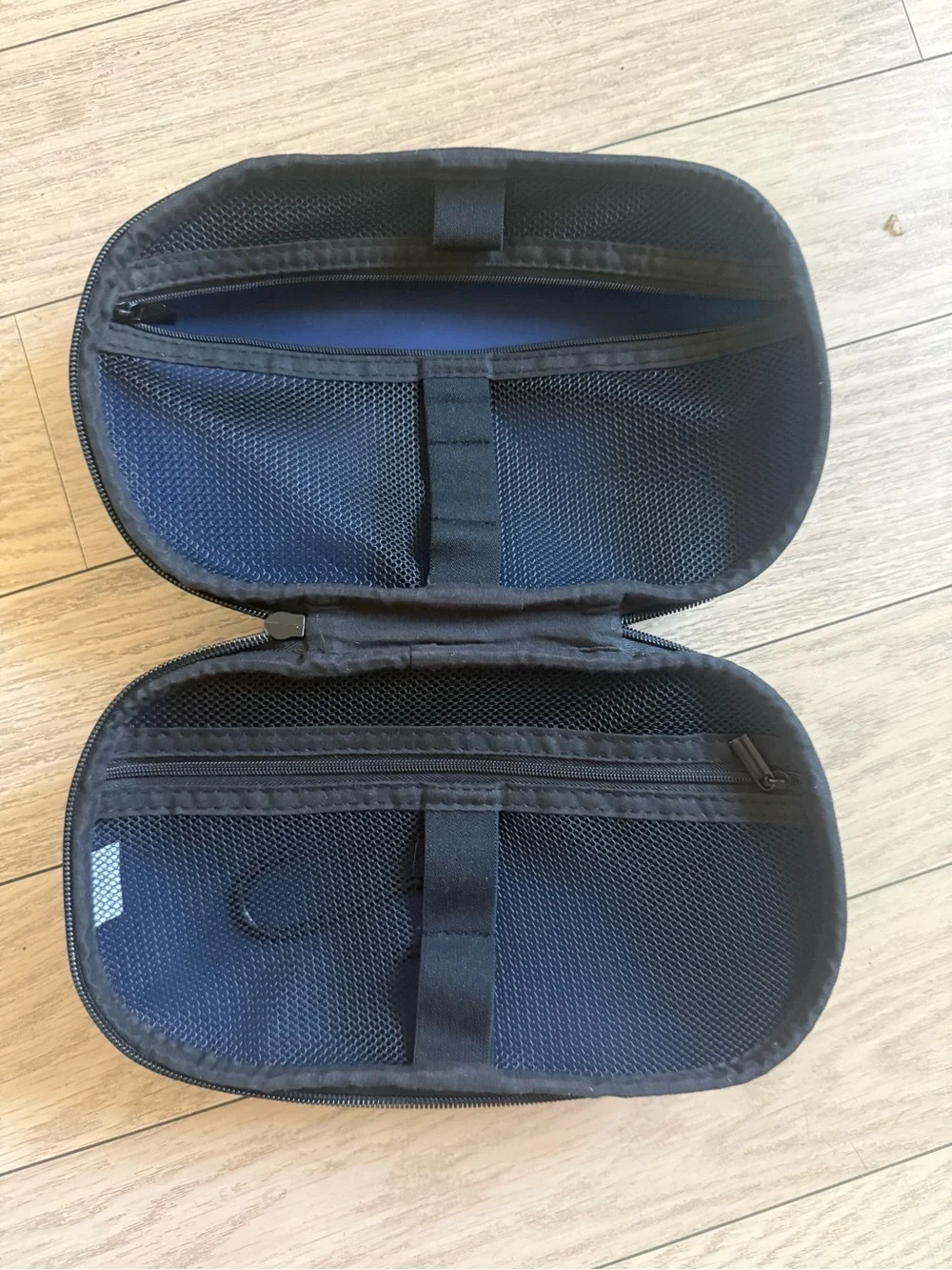 Silicon electronics travel case